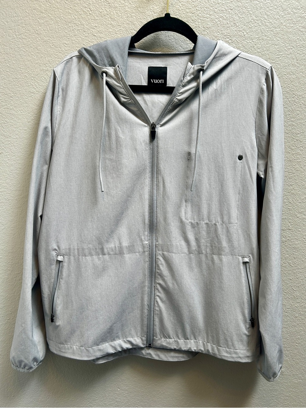 Vuori Outdoor Trainer Shell Jacket Platimun Grey Women’s Size Medium